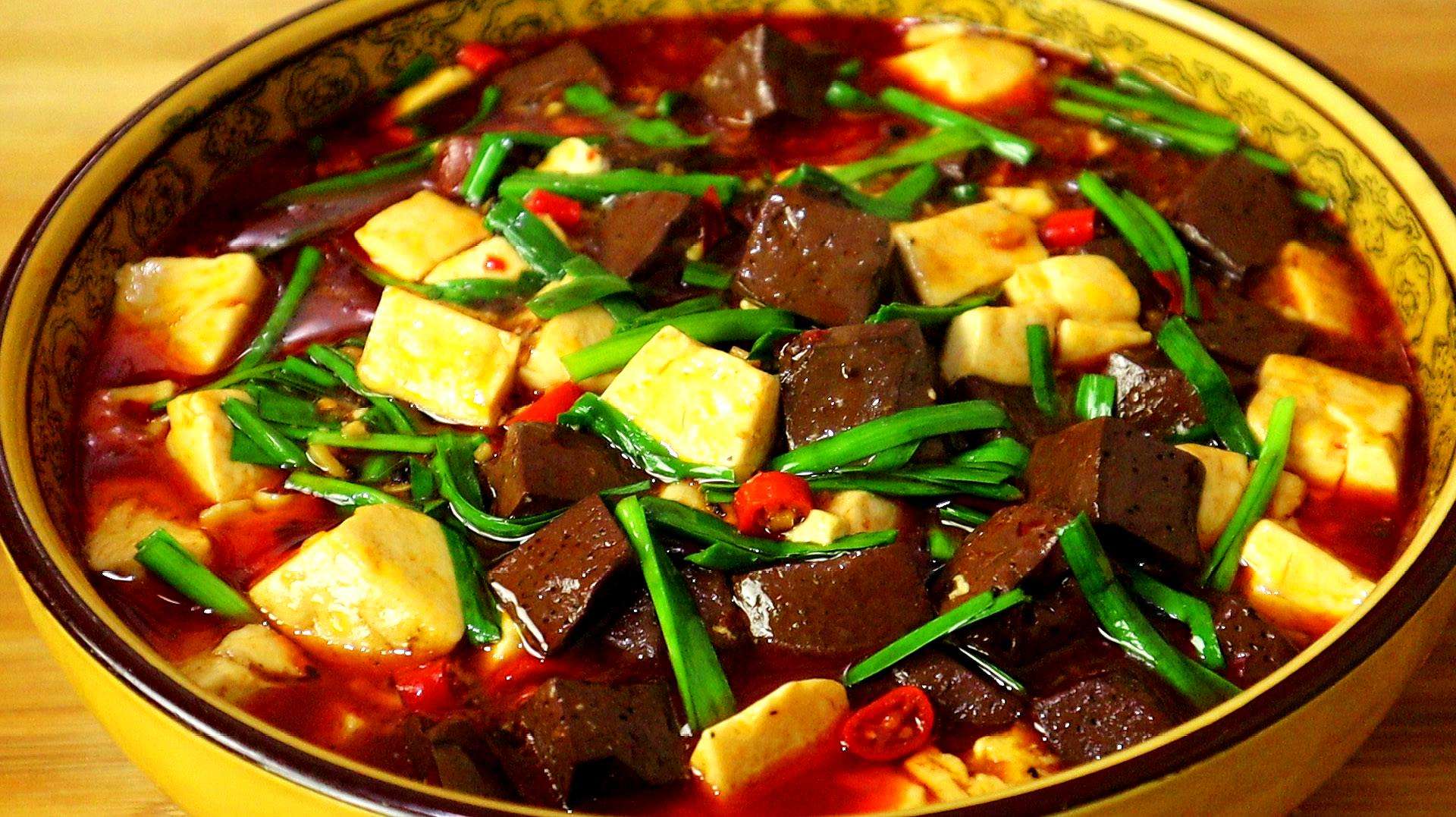 豆腐炖猪血